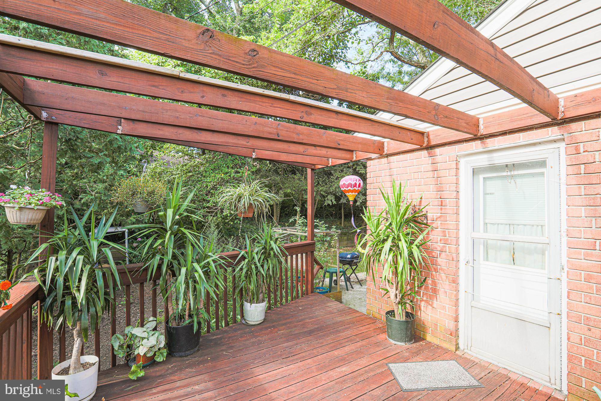 MEADOWOOD - Residential