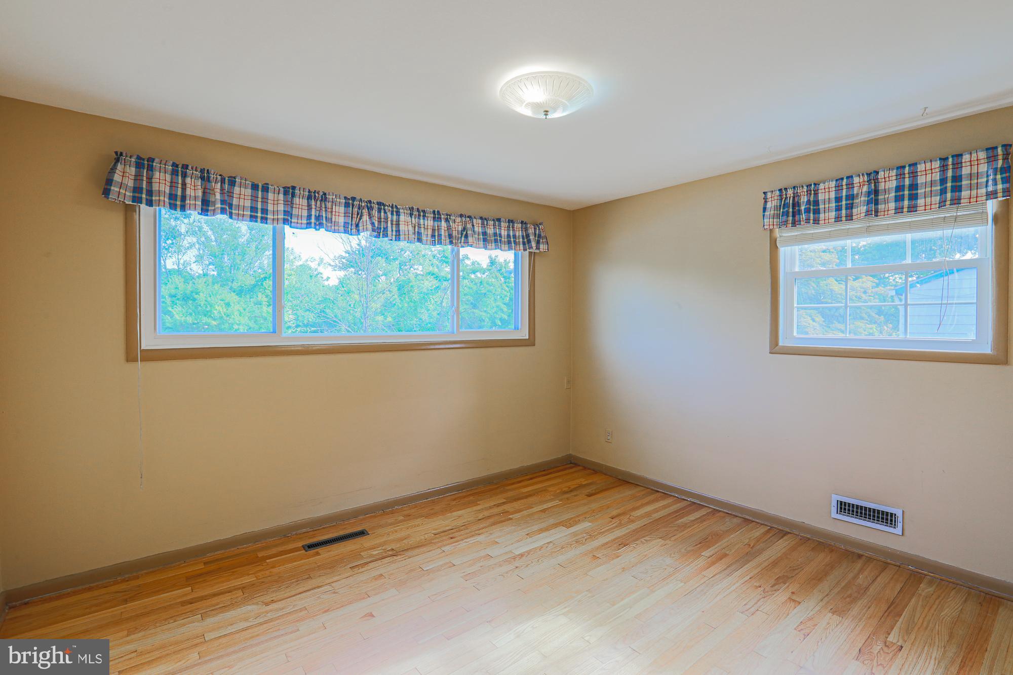 MEADOWOOD - Residential