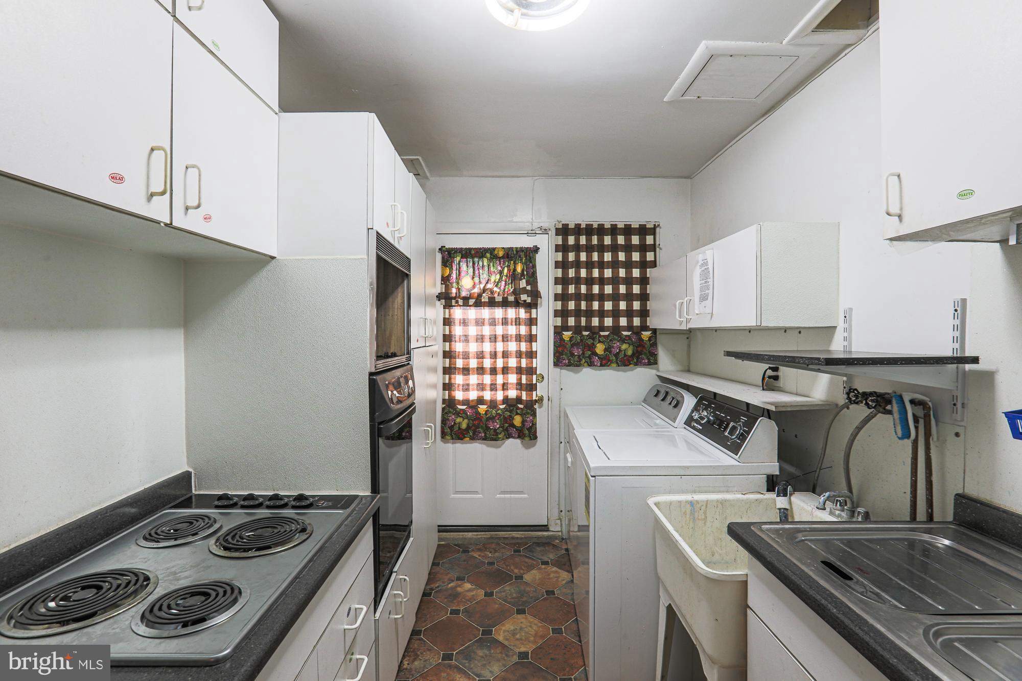 MEADOWOOD - Residential