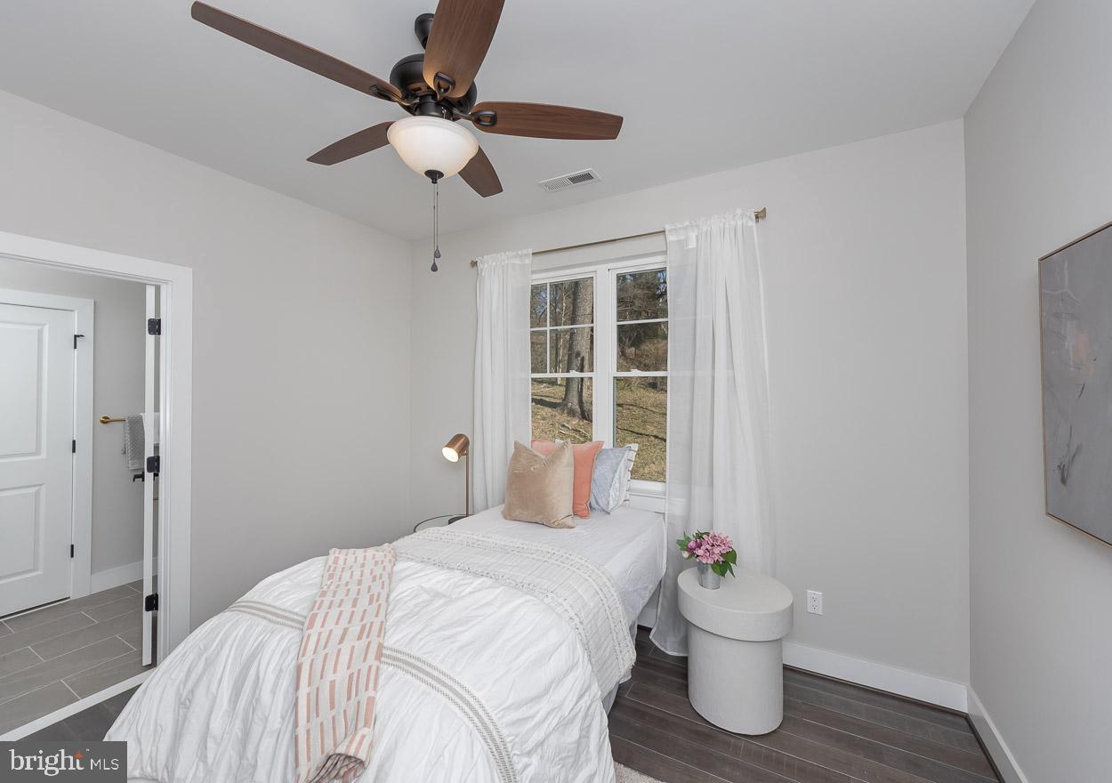 POPLAR HILL - Residential Lease