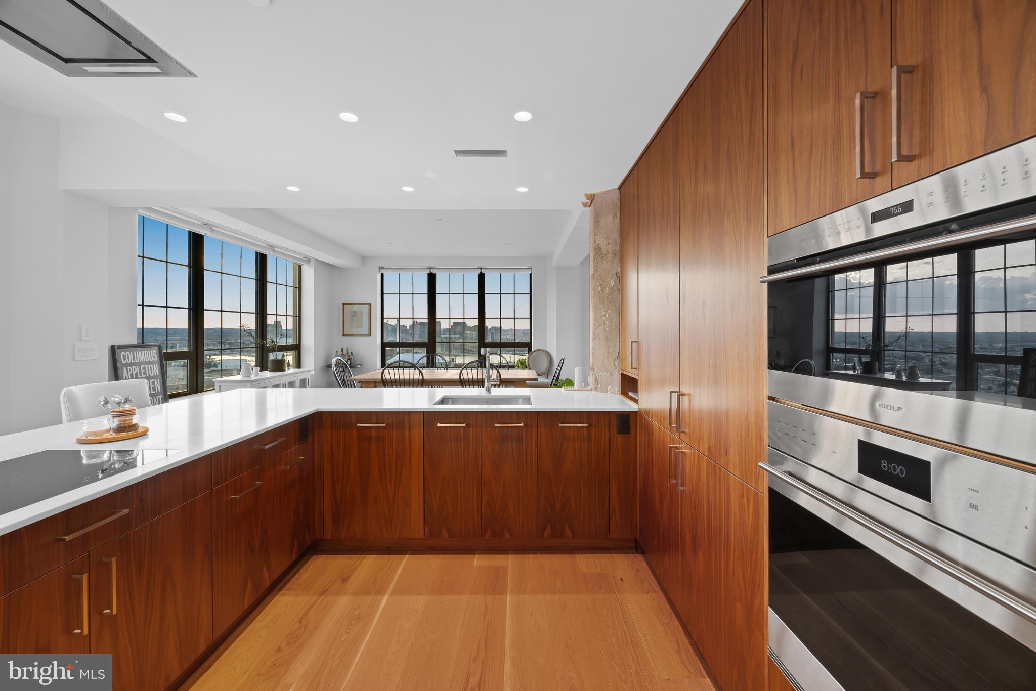 LOCUST POINT - Residential