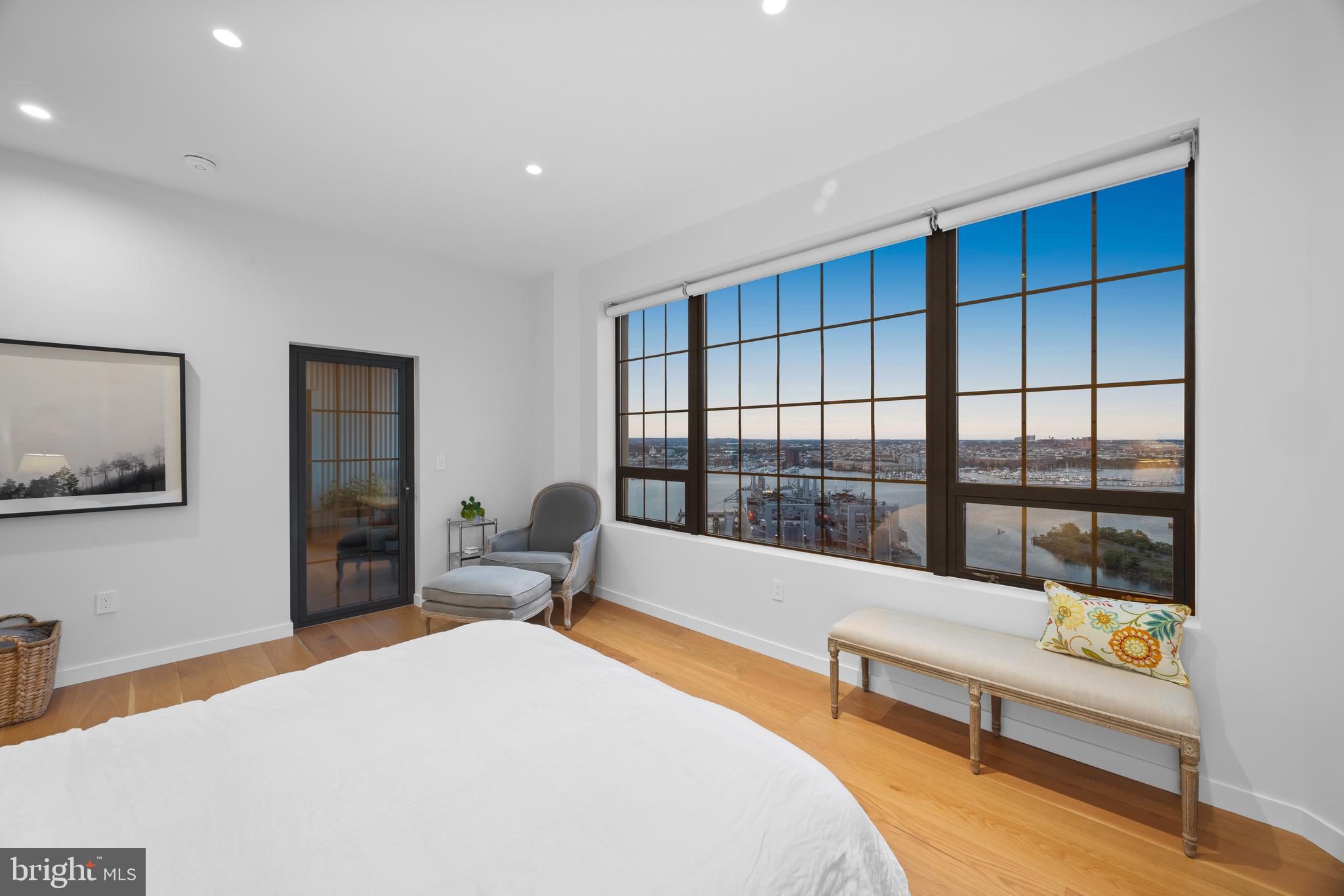 LOCUST POINT - Residential