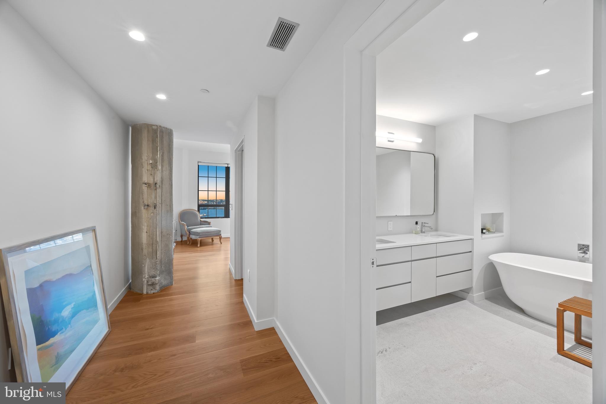 LOCUST POINT - Residential