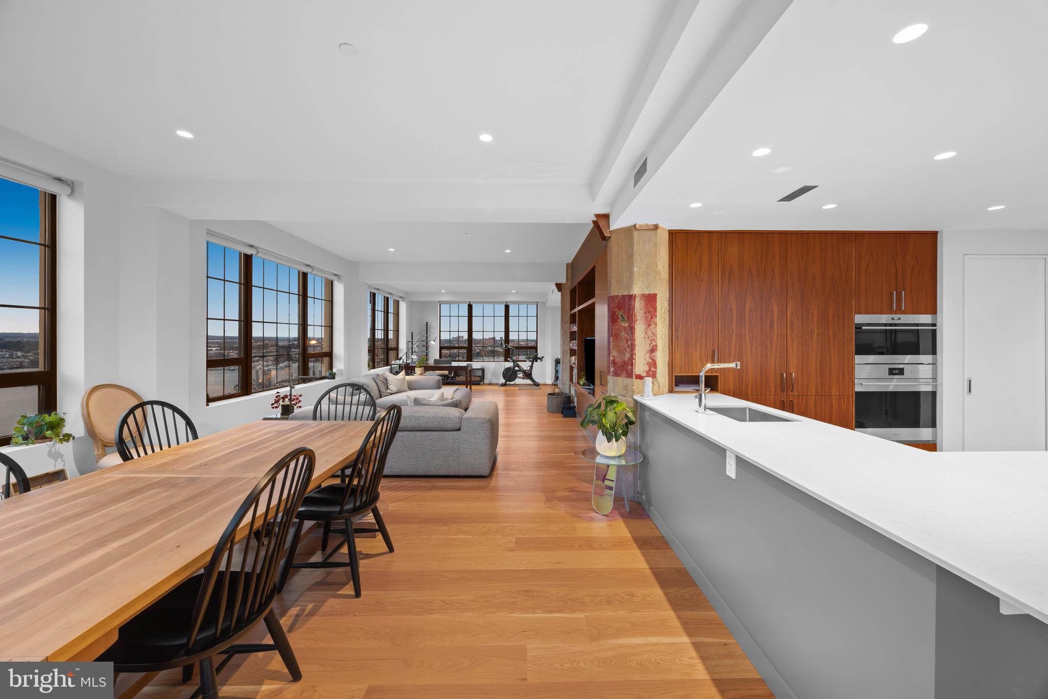 LOCUST POINT - Residential