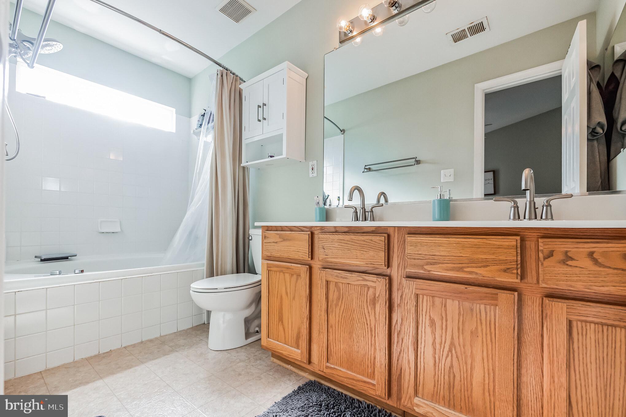 TOWNES OF VANDERBILT - Residential