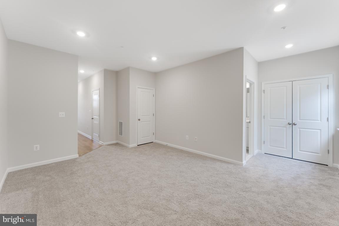 DAMASCUS VILLAGE - Residential