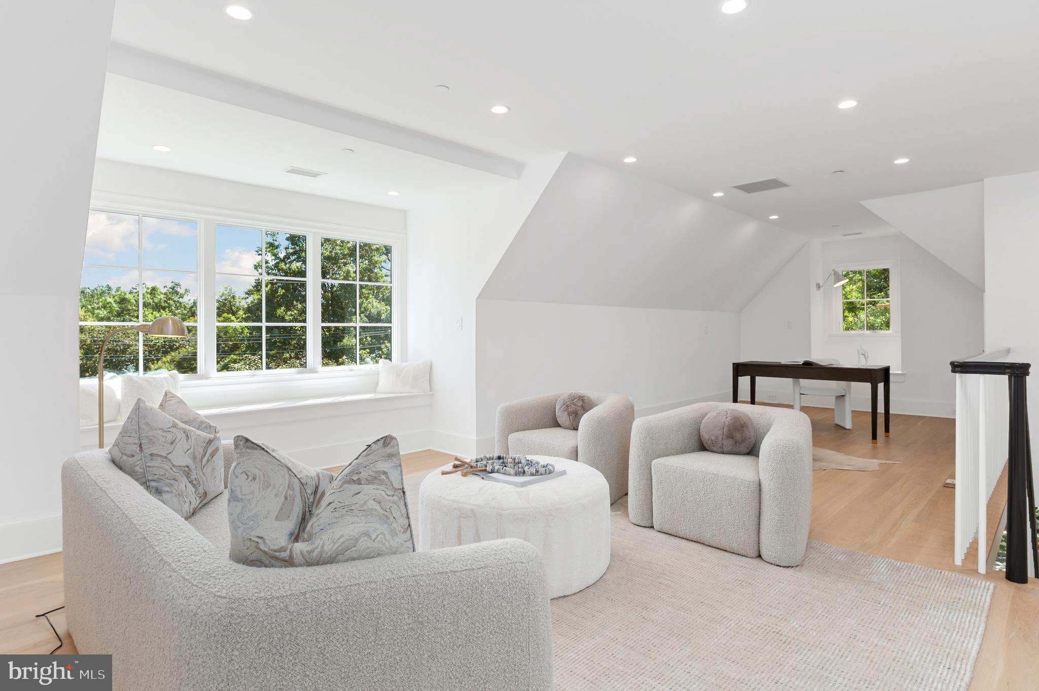 SPRING VALLEY - Residential