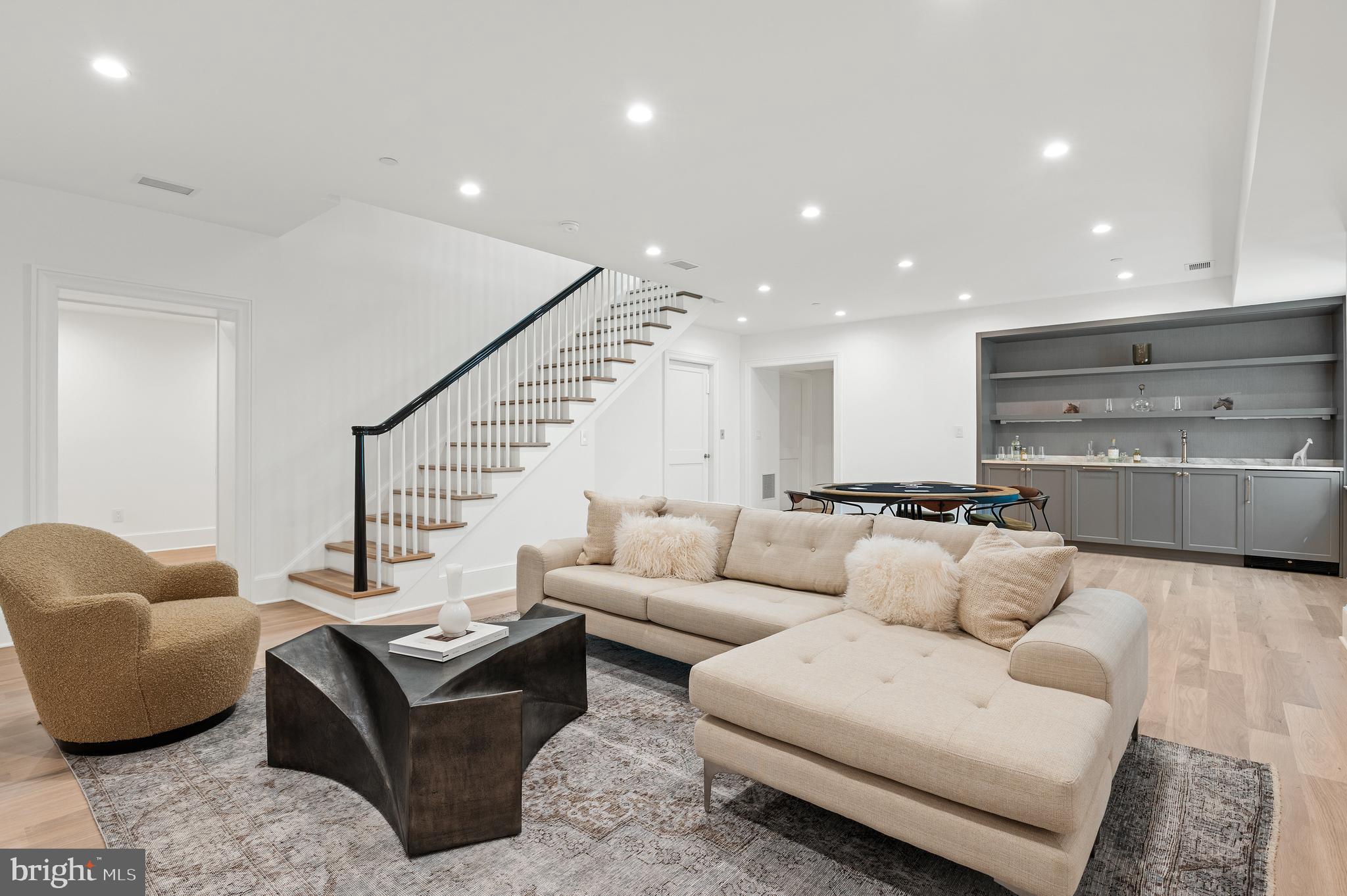 SPRING VALLEY - Residential