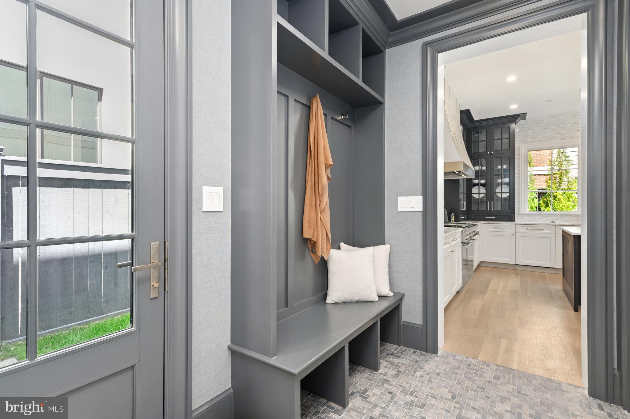 SPRING VALLEY - Residential