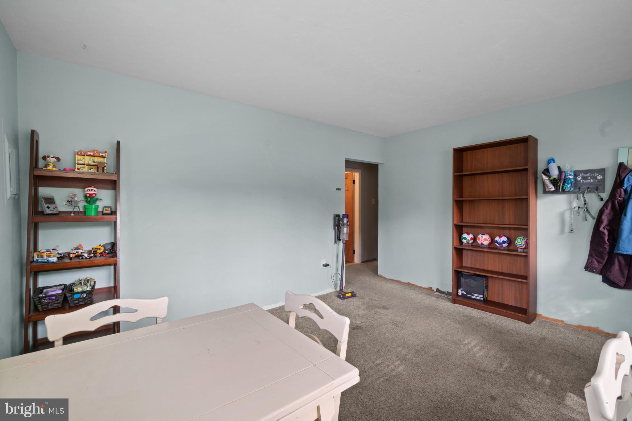 10 WINDING WOODS WAY