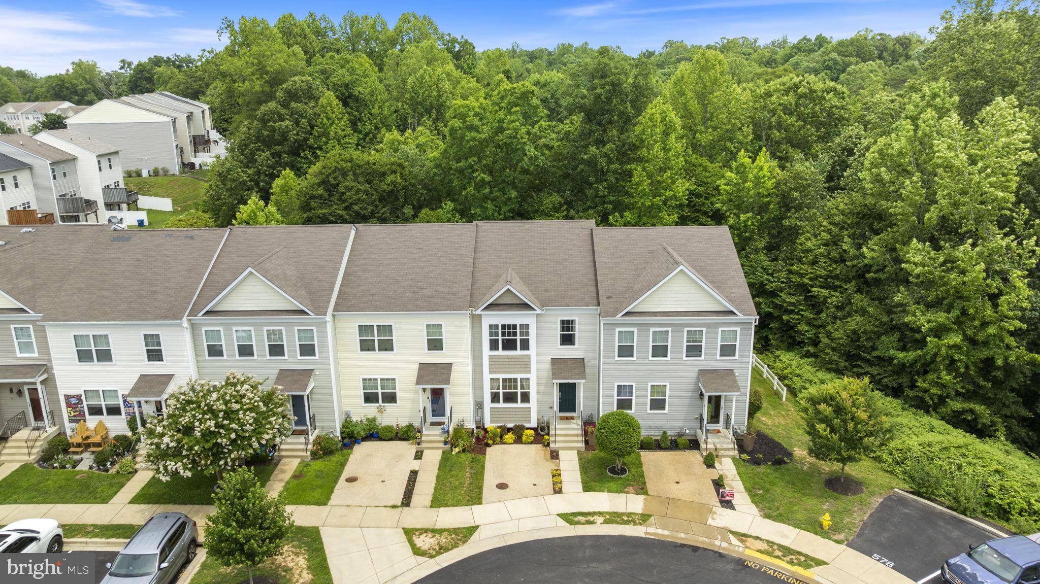 582 ENGLISH OAK LANE