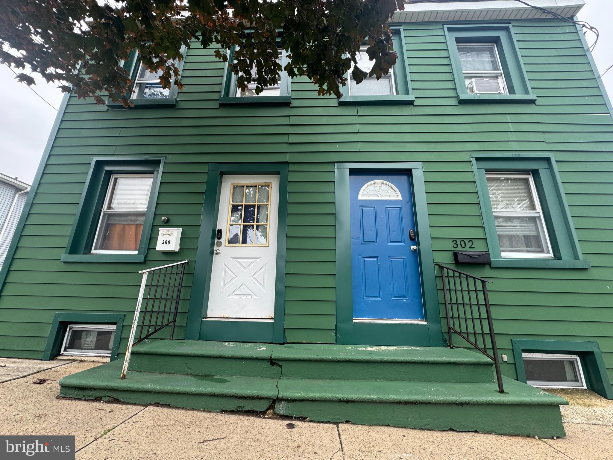 300-302 MADISON STREET