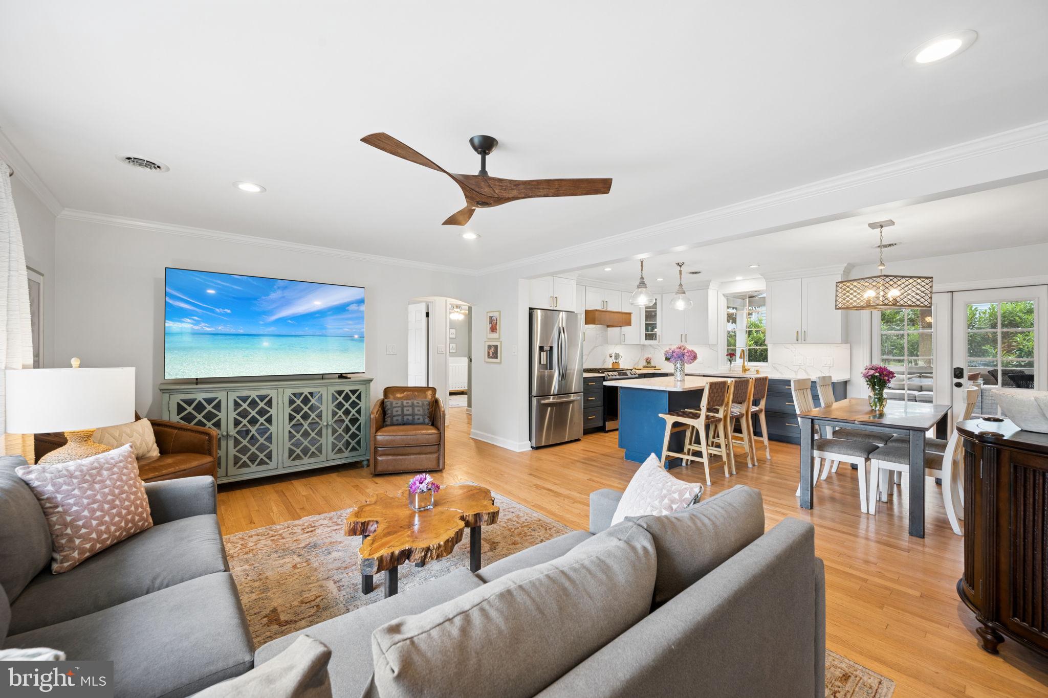 2015 DEVERE LANE