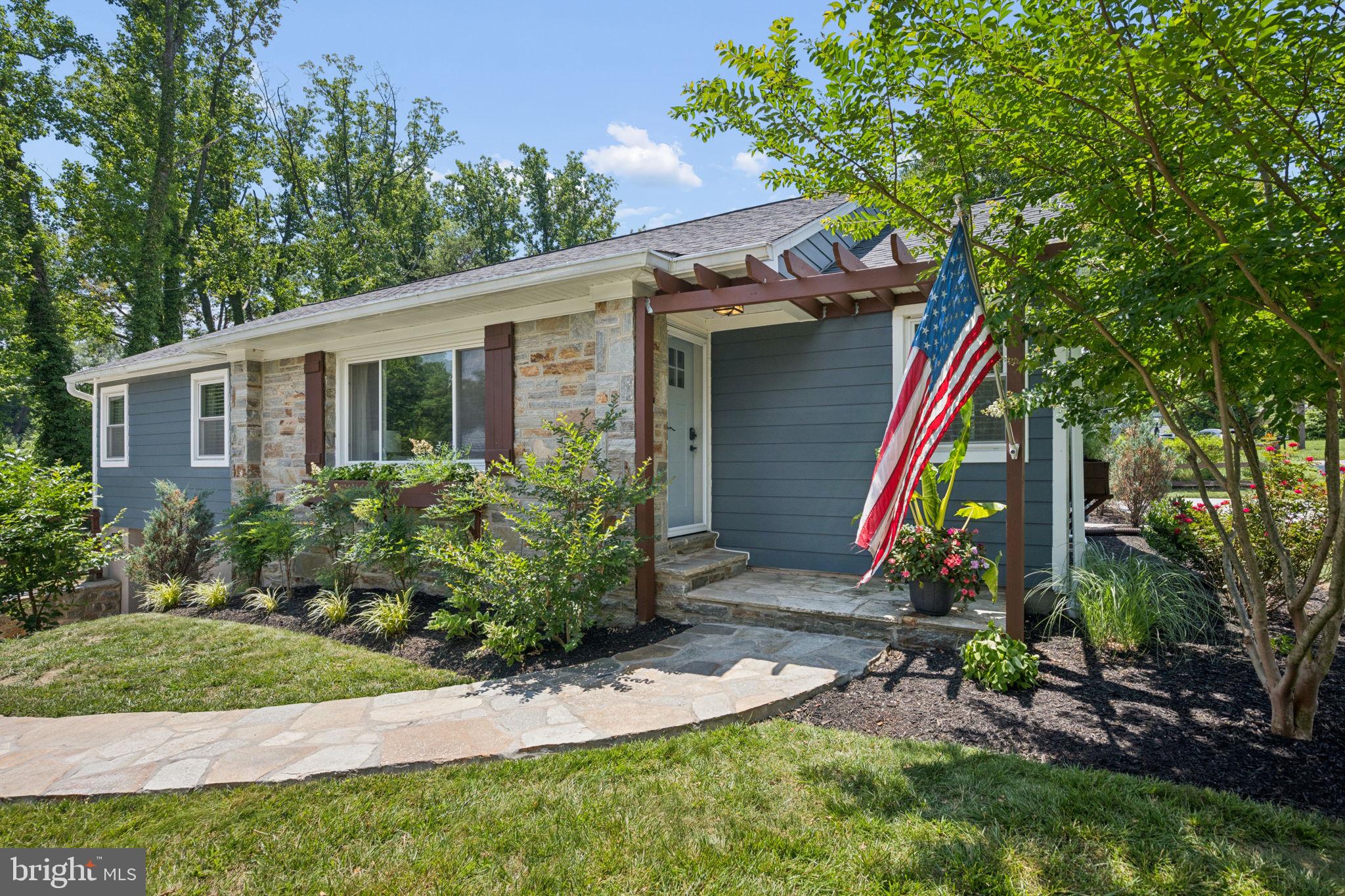 2015 DEVERE LANE