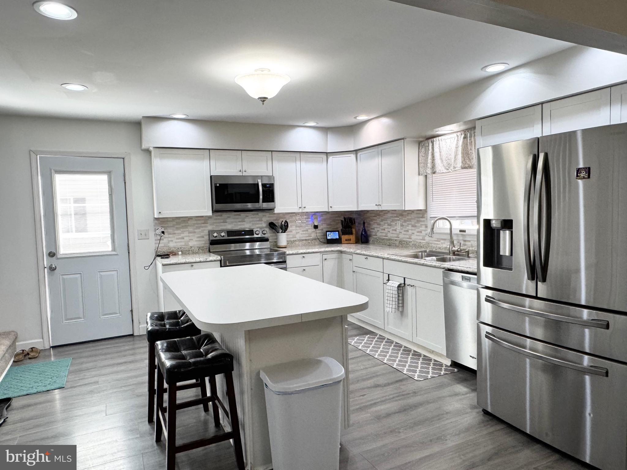 ANGOLA BY THE BAY - Residential