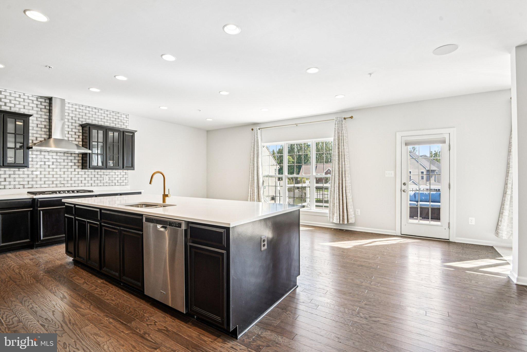 VILLAGES OF SAVANNAH - Residential