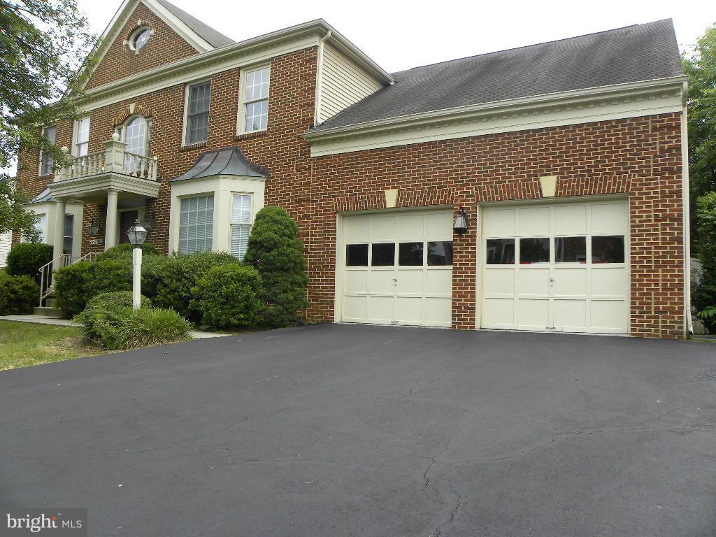 TRUE LANE PROPERTY - Residential Lease