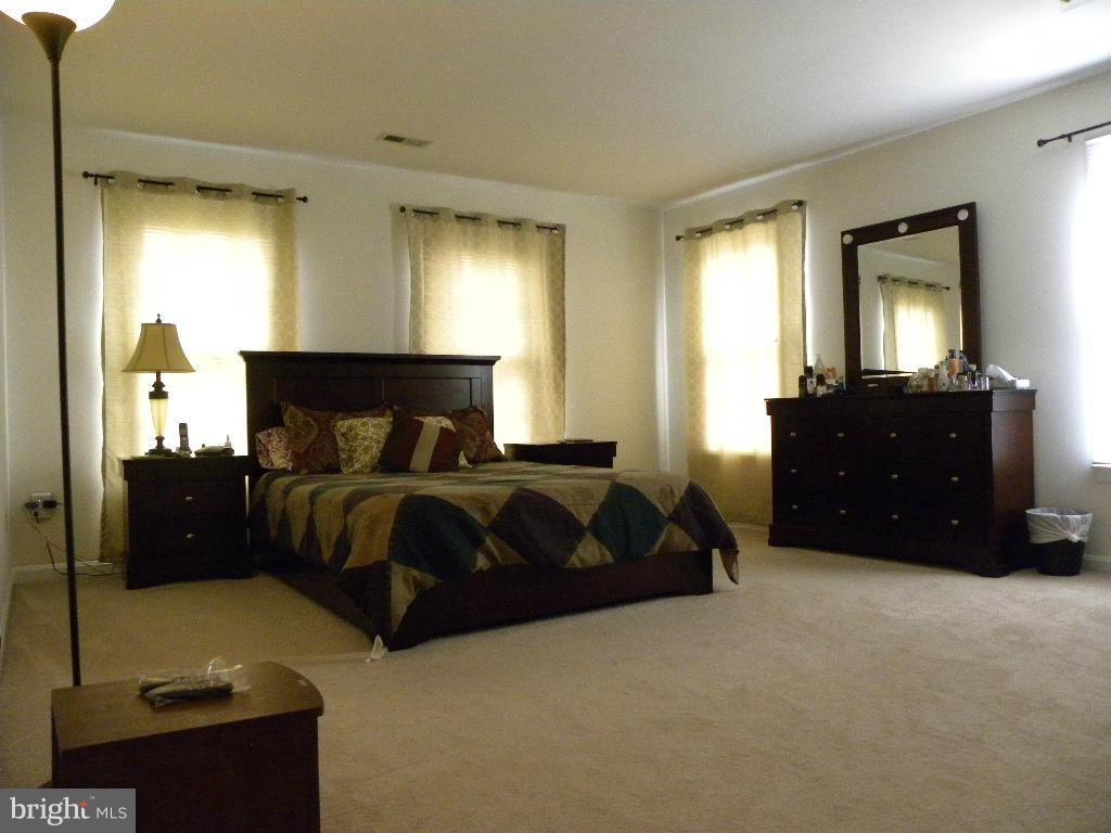 TRUE LANE PROPERTY - Residential Lease