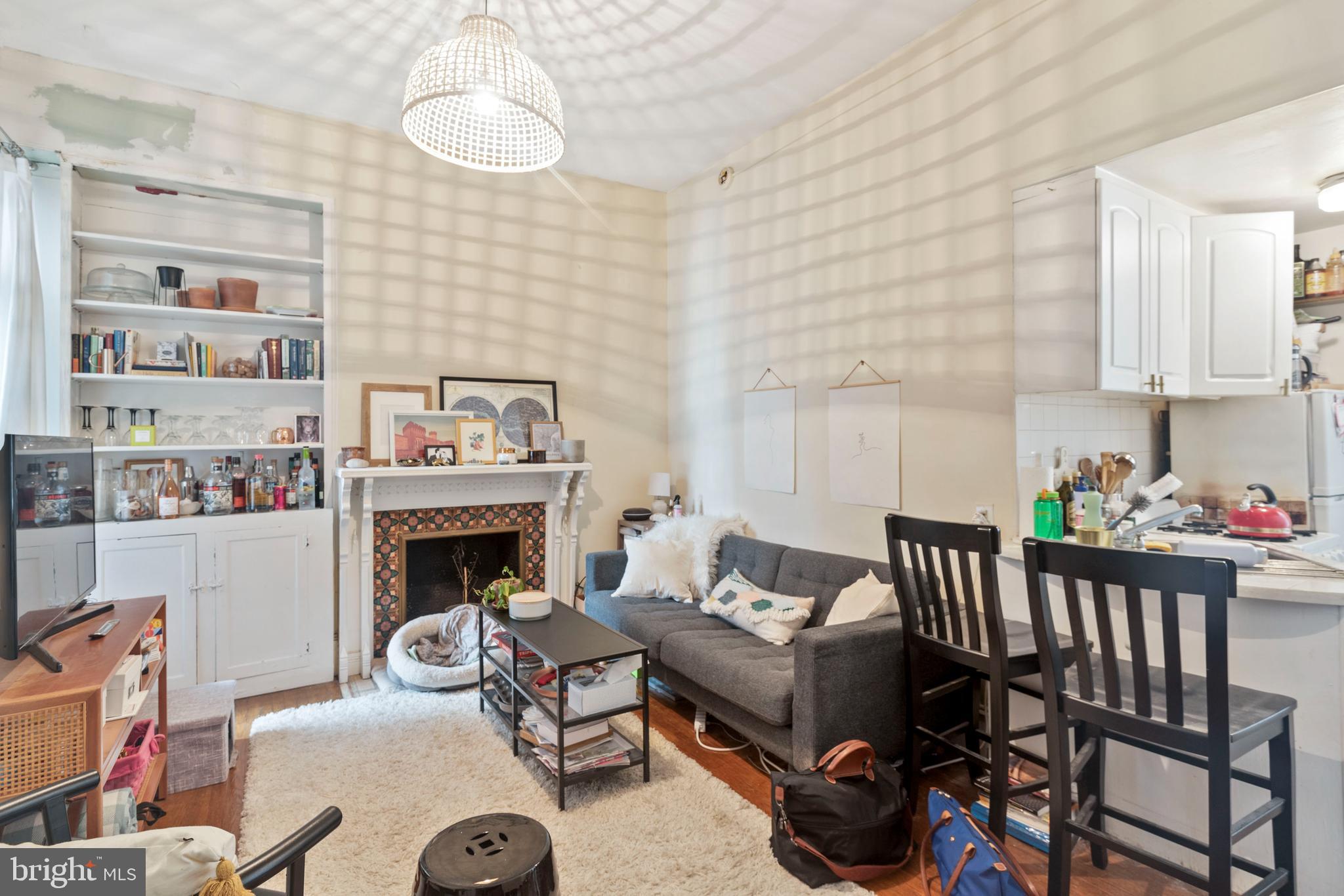 Perfect 1 bedroom apartment on the second floor of a multi-unit building in Rittenhouse Square, available June 1st. You enter the apartment into the spacious living room and straight ahead is the kitchen. You have a nice size bedroom where you can find the attached bathroom. Throughout the apartment, you will find gorgeous hardwood floors. Pets are welcome at no additional fee! The owner pays for water and heat, gas is $35/month. Coin-operated washer and dryer are in the basement. You can get this perfect apartment in one of the most desirable walkable locations with easy access to public transportation and major routes.