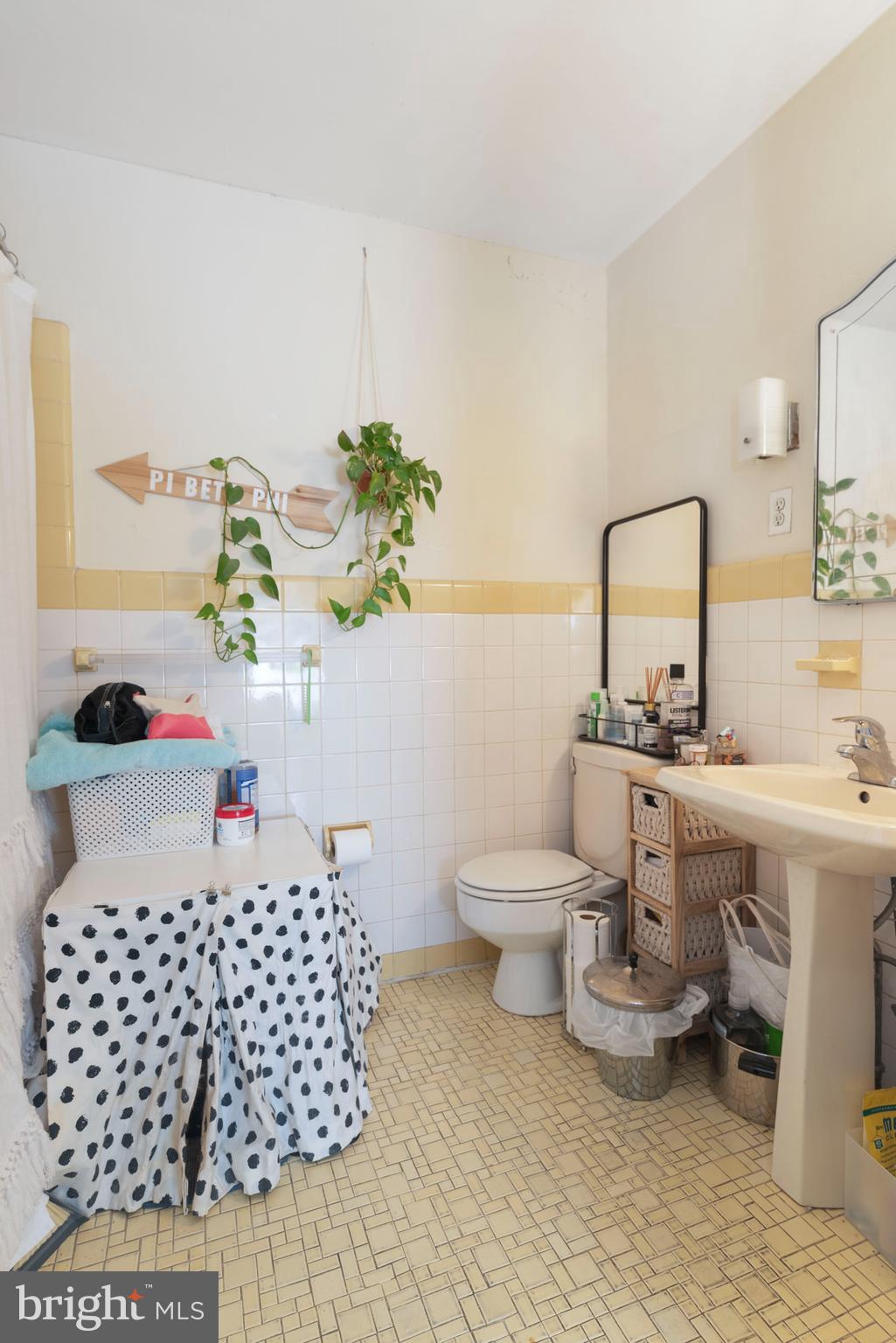 RITTENHOUSE SQUARE - Residential Lease