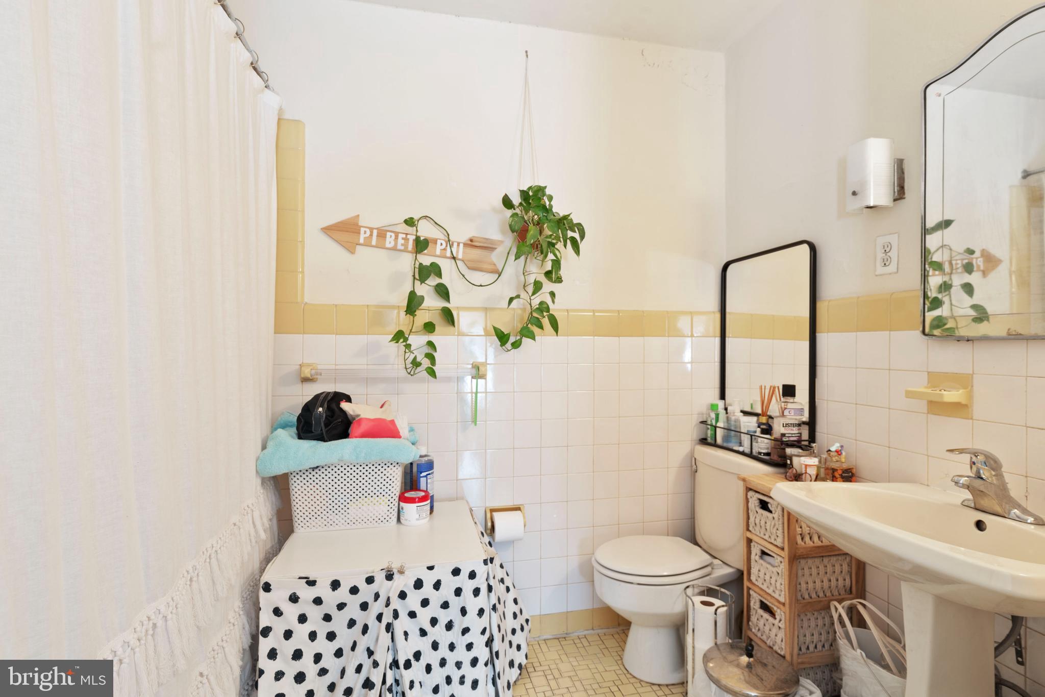 RITTENHOUSE SQUARE - Residential Lease