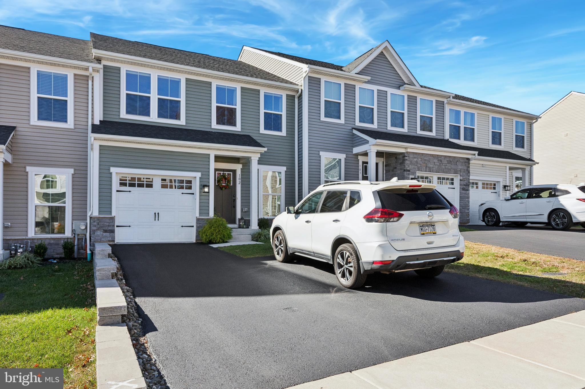 BRADBURY POINT - Residential