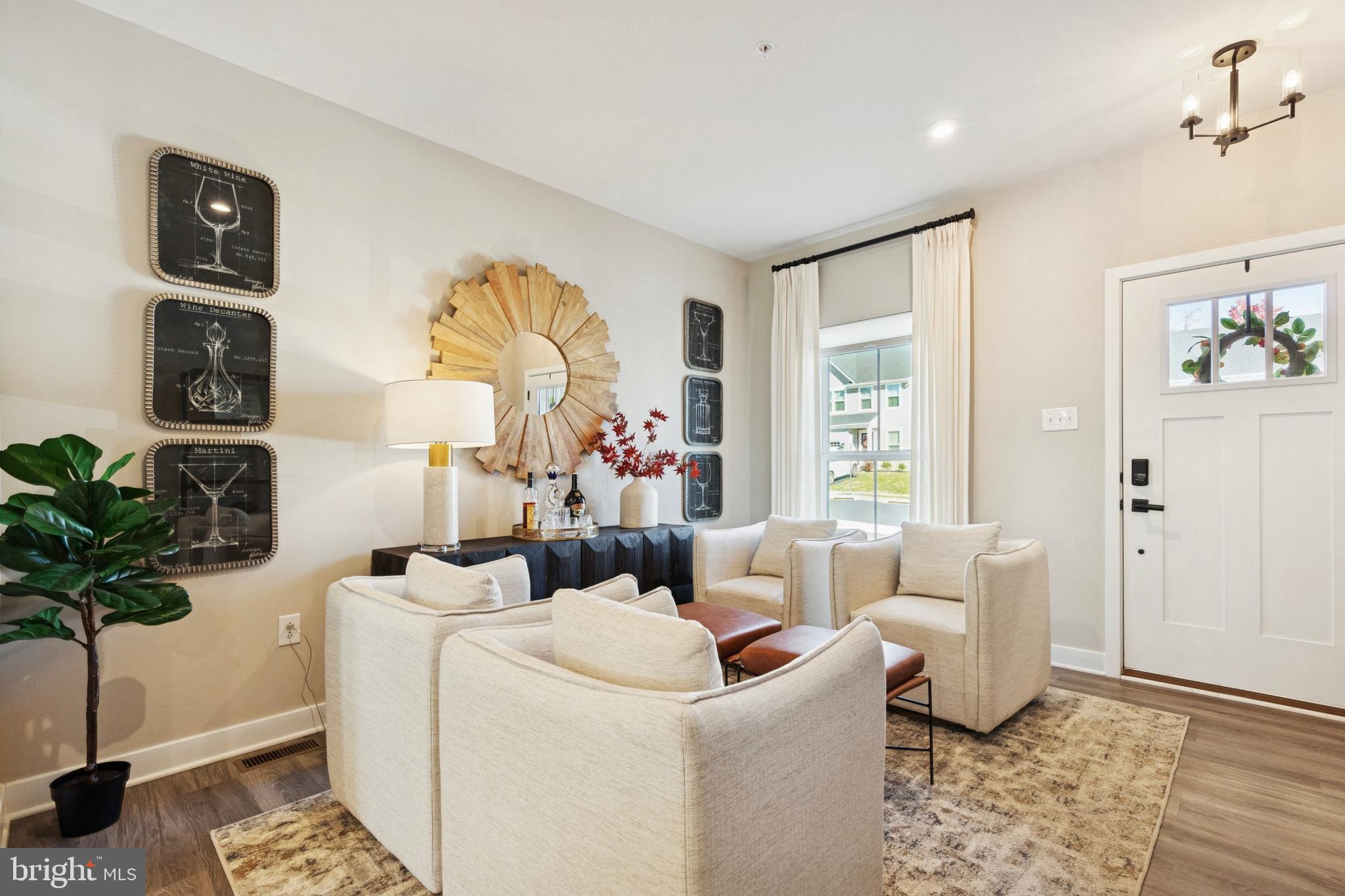 BRADBURY POINT - Residential