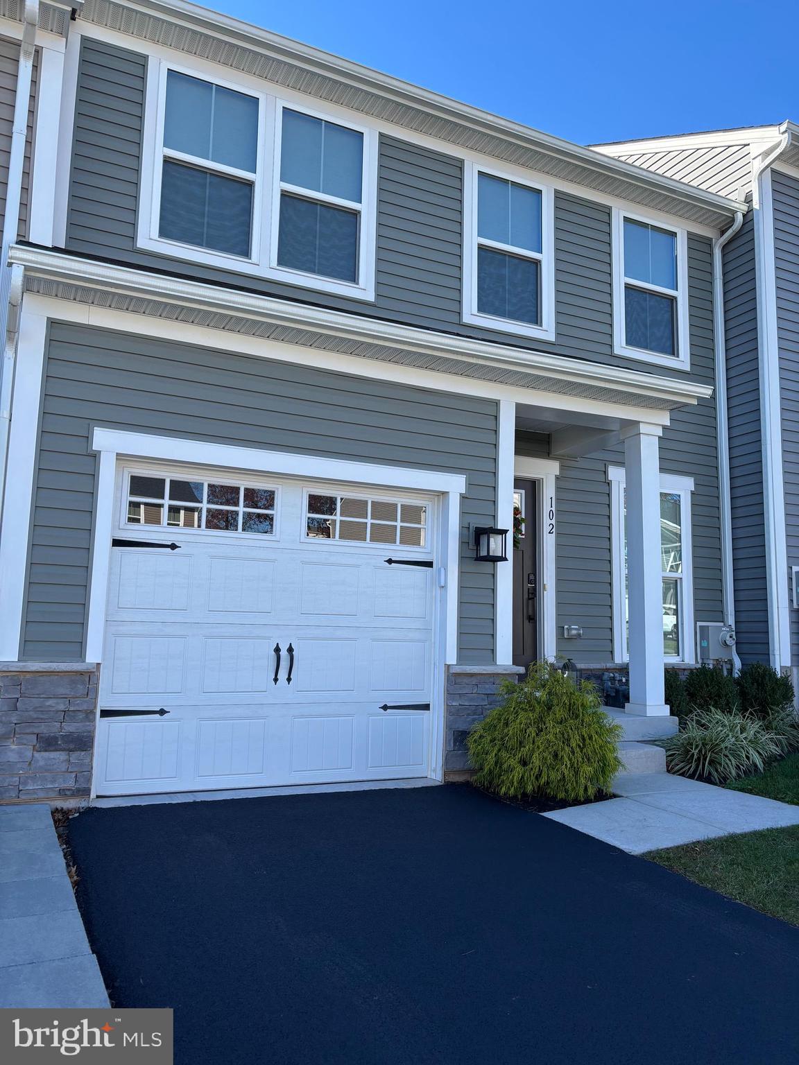 BRADBURY POINT - Residential