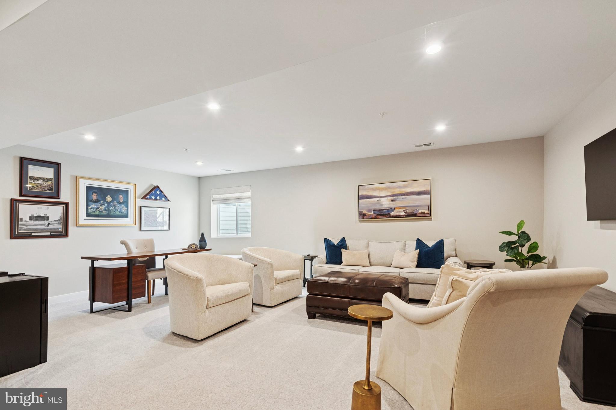 BRADBURY POINT - Residential