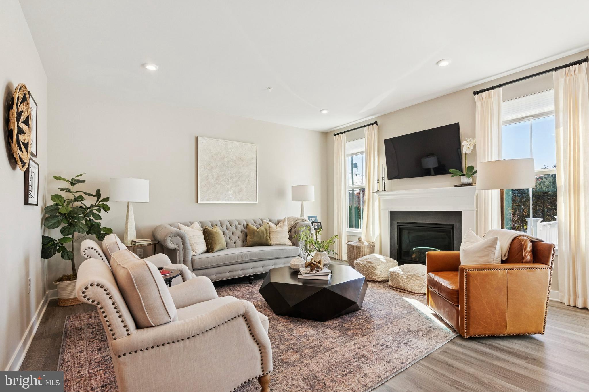 BRADBURY POINT - Residential