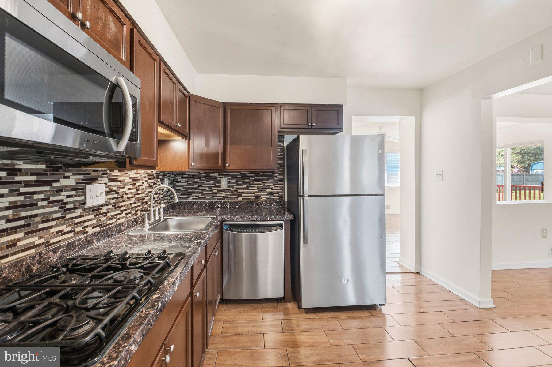 HIGH RIDGE PARK - Residential