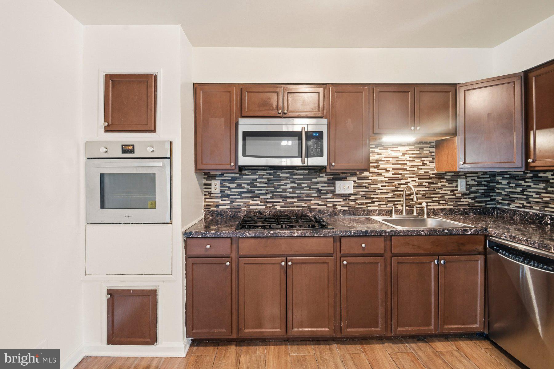 HIGH RIDGE PARK - Residential