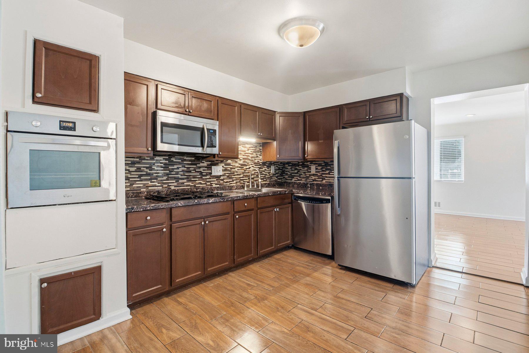 HIGH RIDGE PARK - Residential