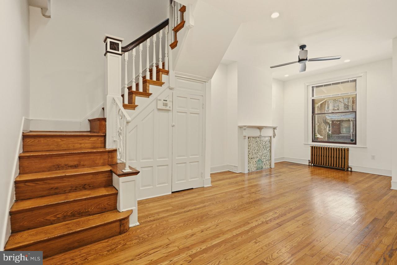 2323 W CUMBERLAND STREET