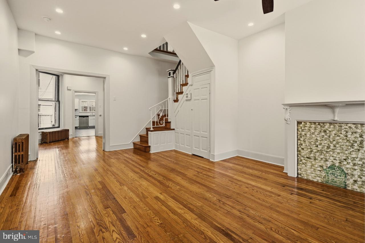 STRAWBERRY MANSION - Residential