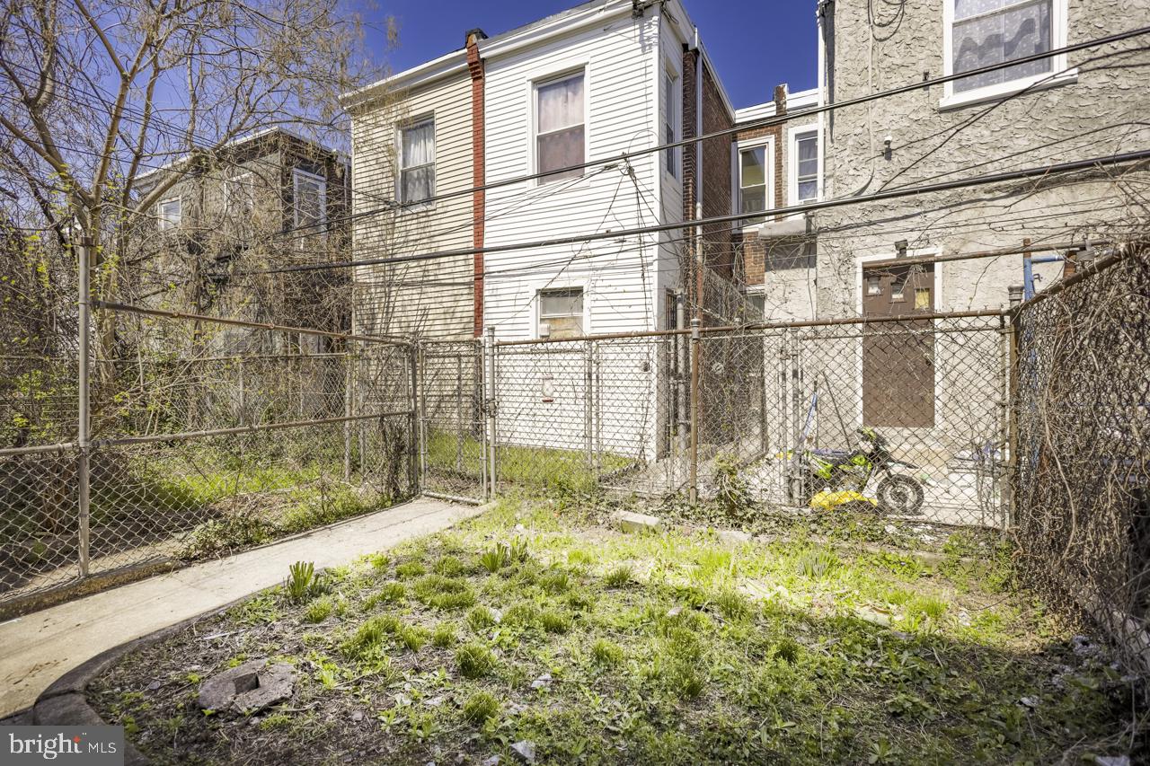 STRAWBERRY MANSION - Residential