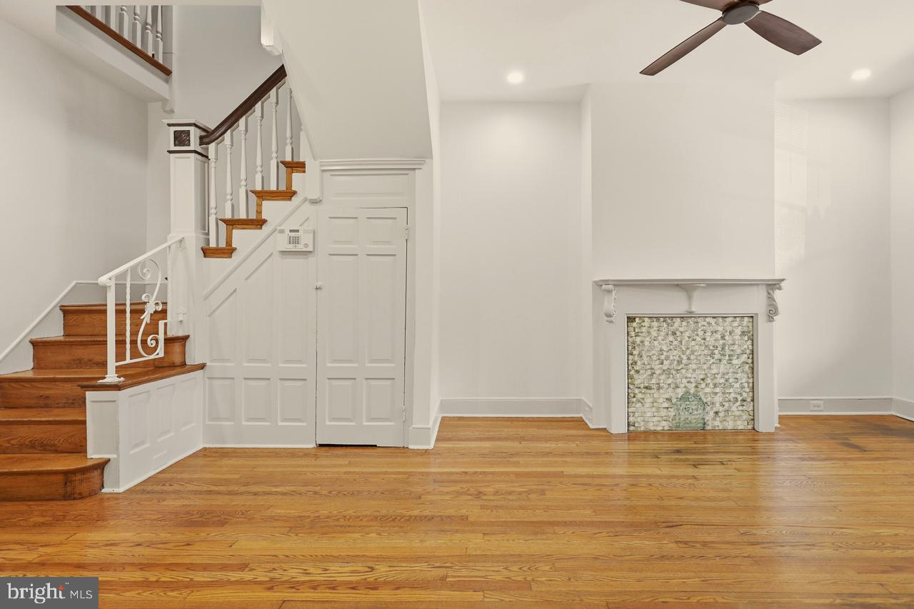STRAWBERRY MANSION - Residential