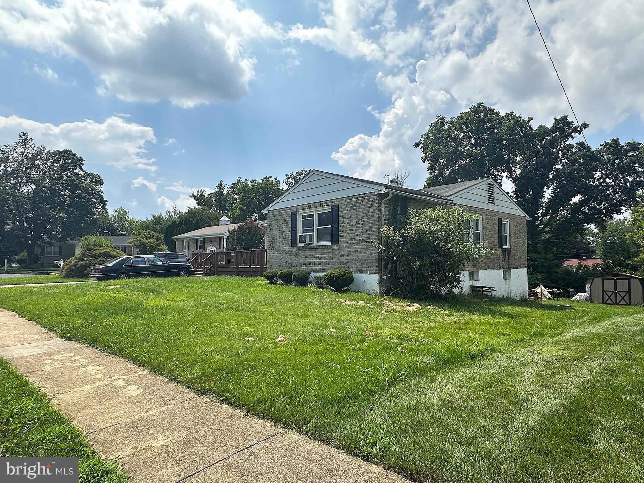 8402 MAYMEADOW