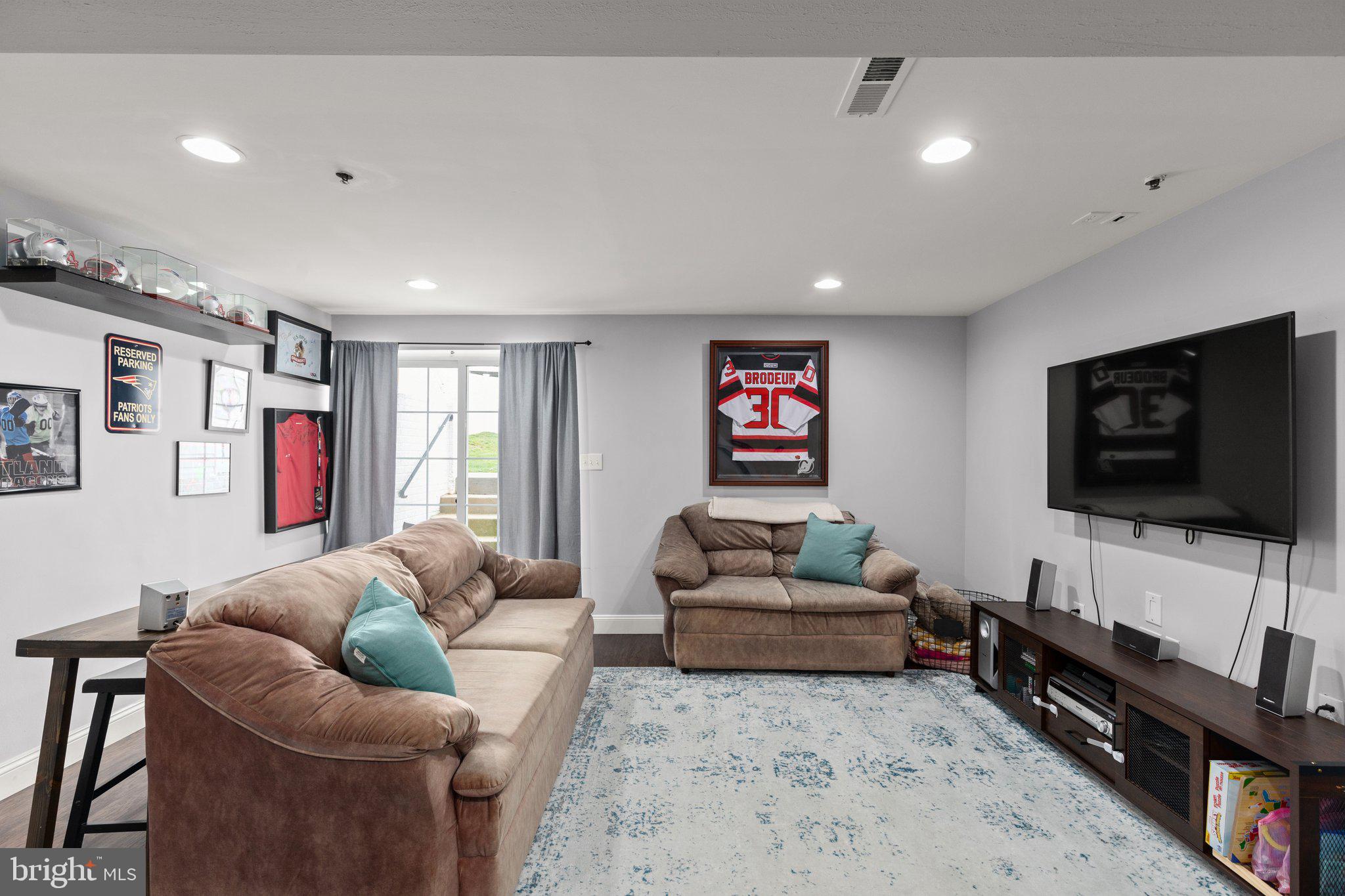 EMERALD HILLS - Residential