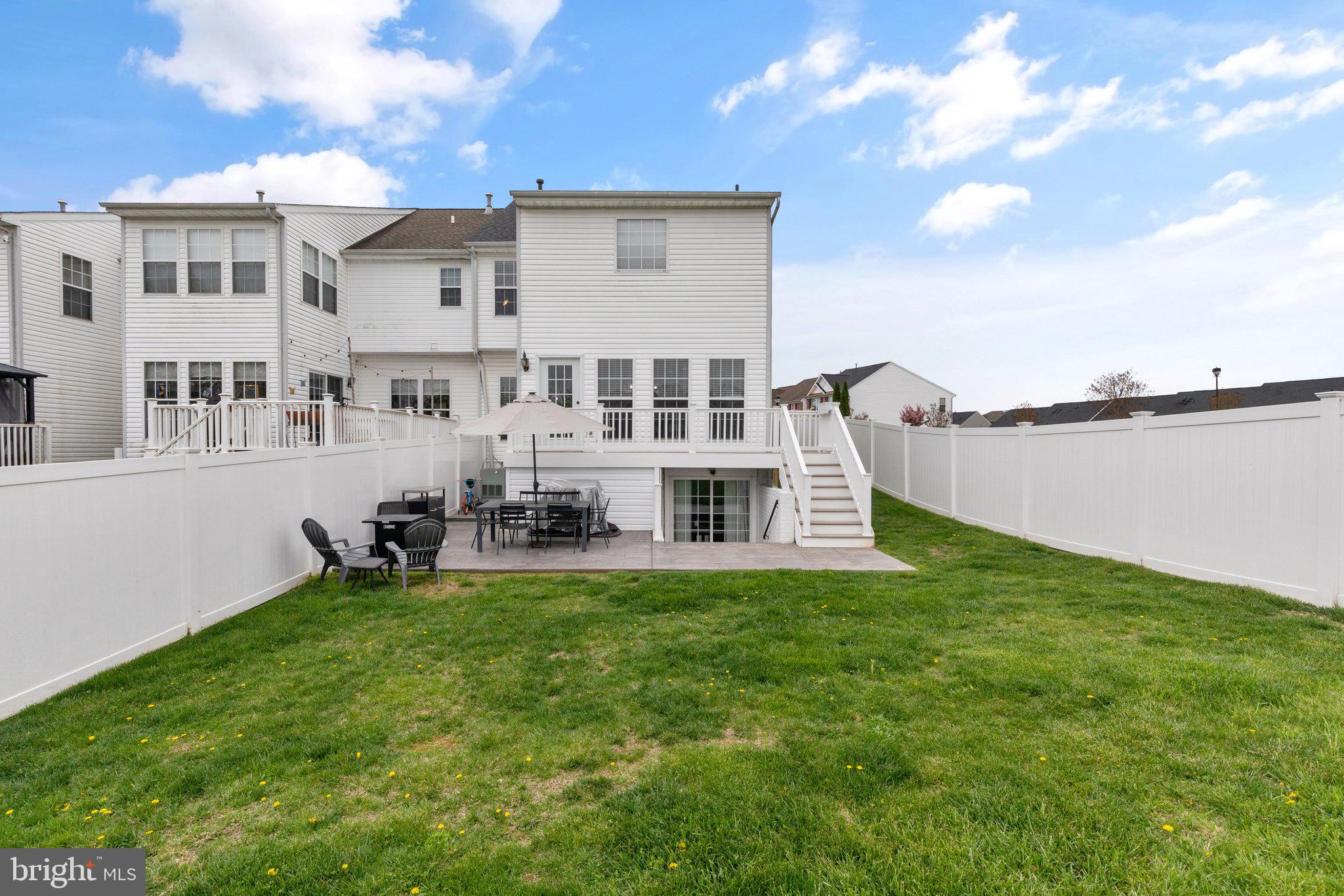 EMERALD HILLS - Residential