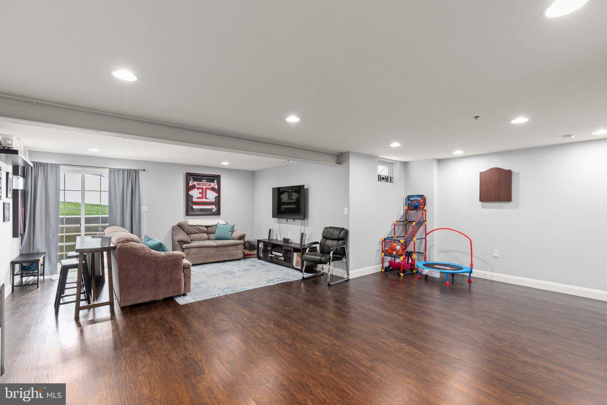 EMERALD HILLS - Residential