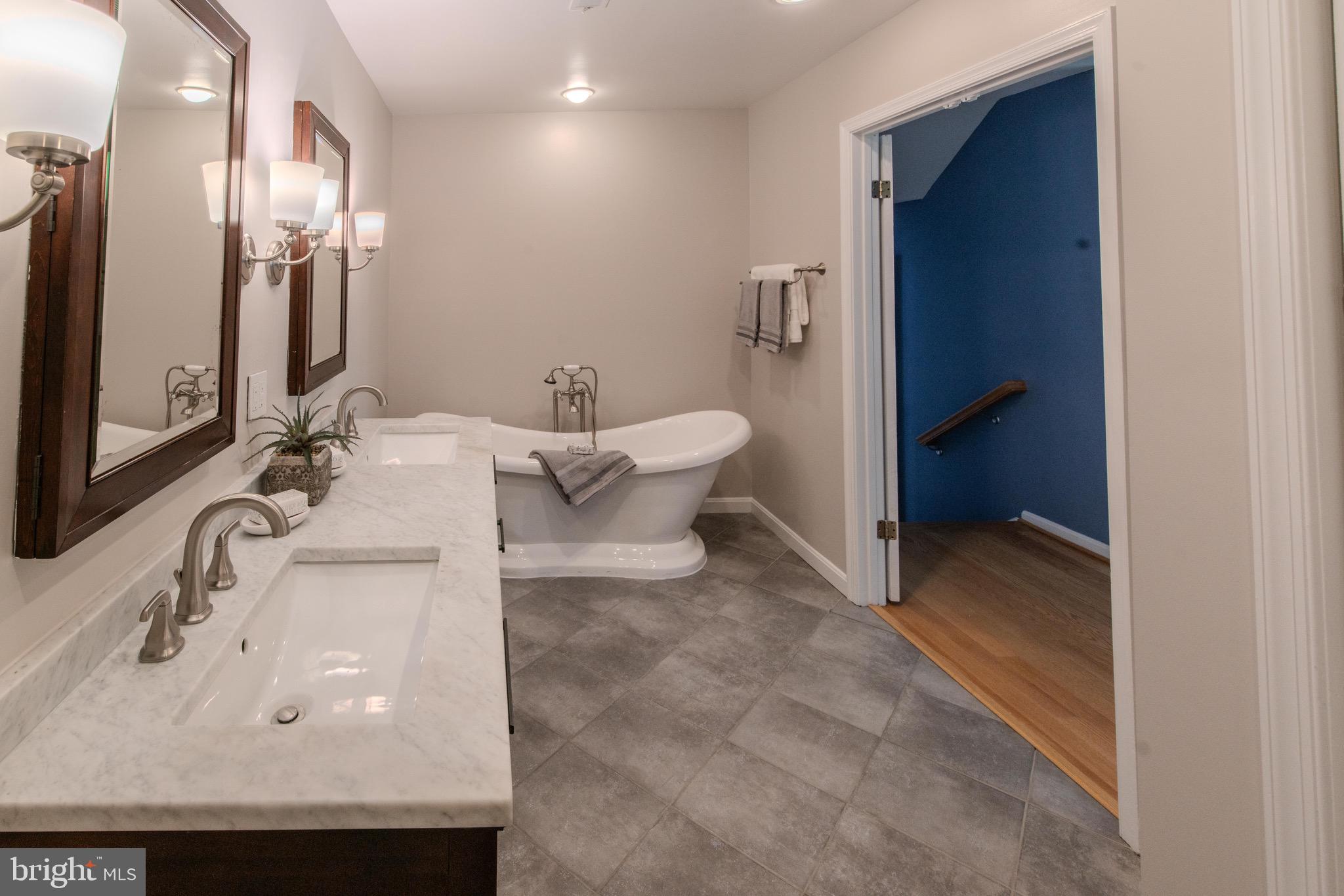 TIMBERLAWN - Residential