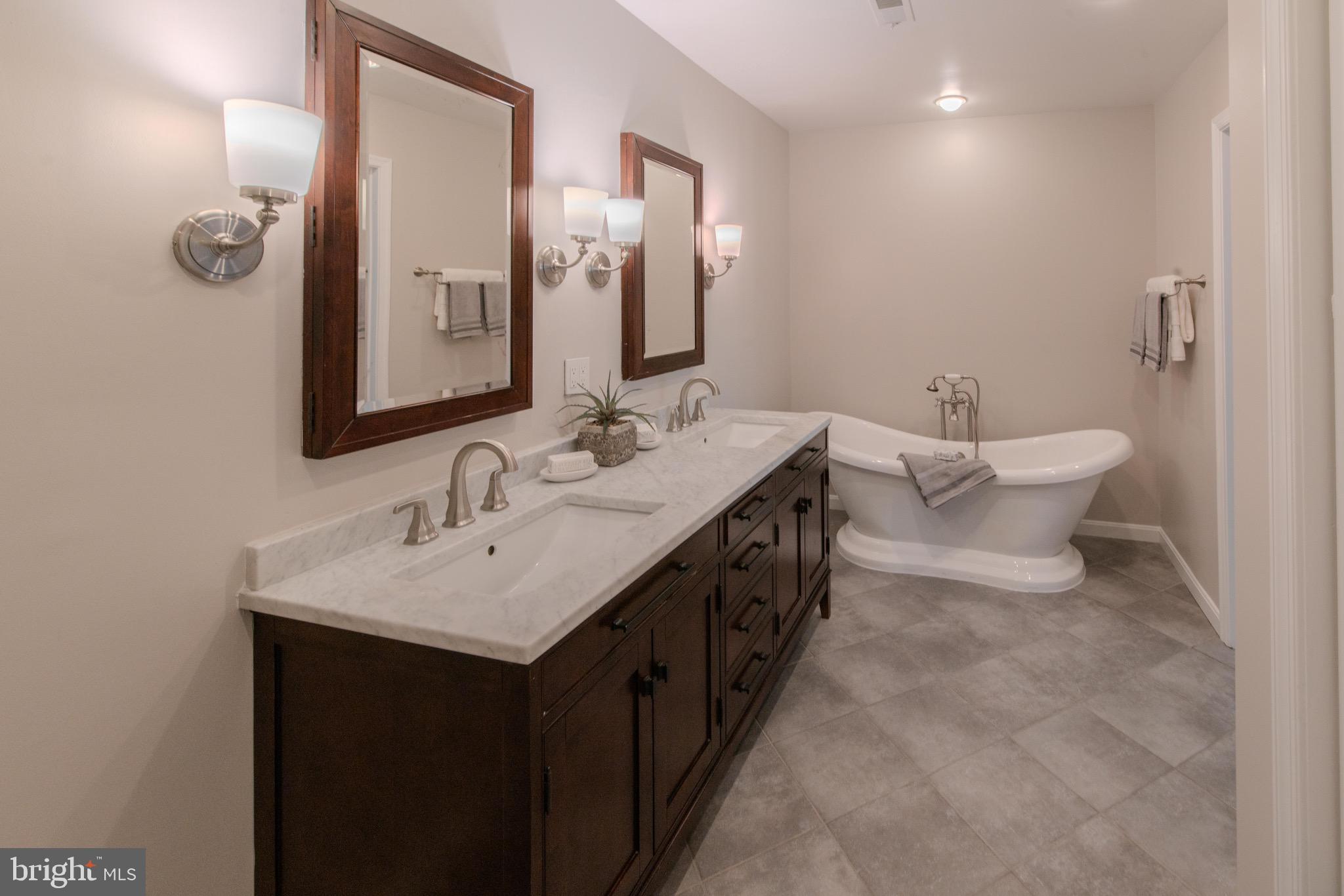 TIMBERLAWN - Residential