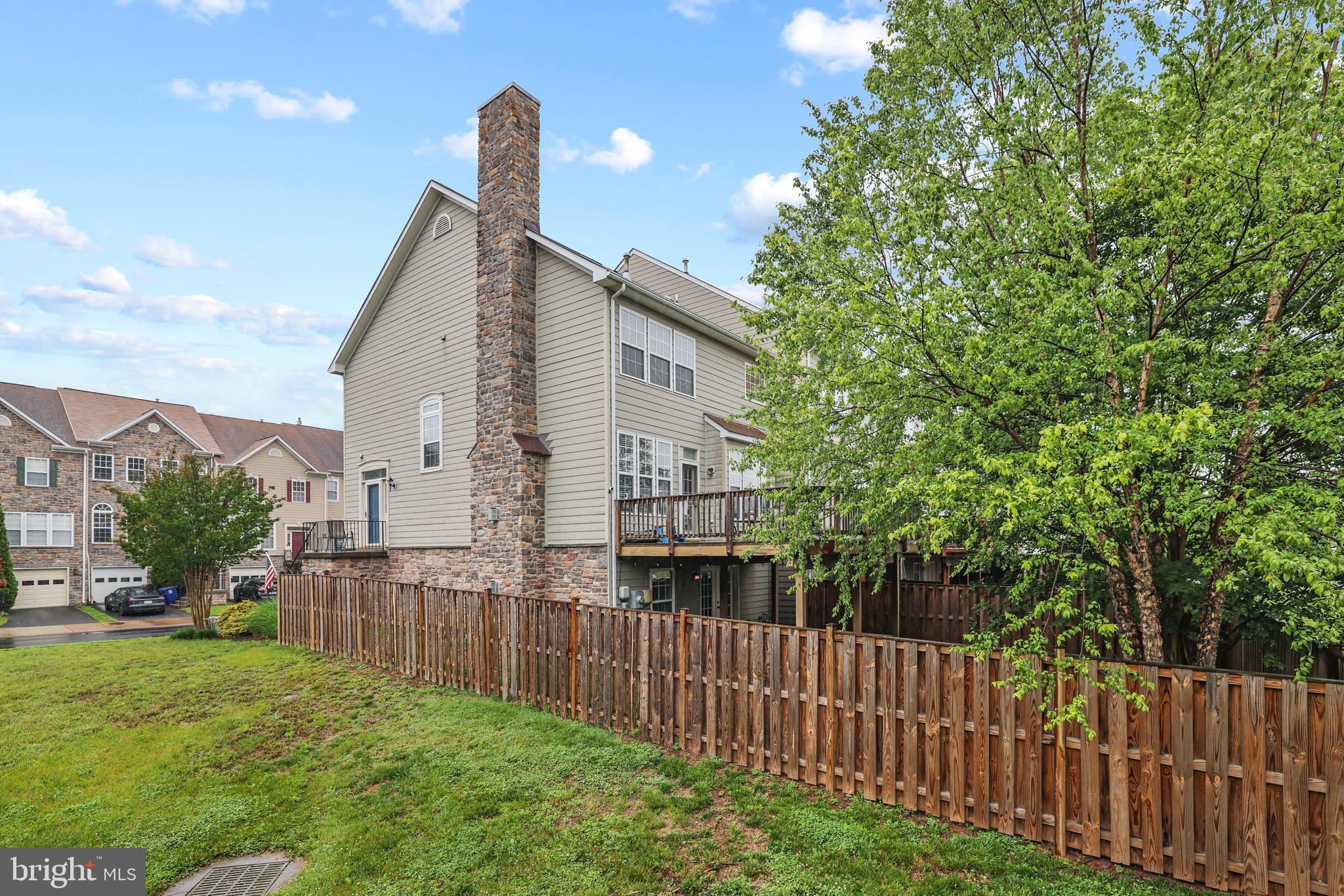 POTOMAC CROSSING - Residential