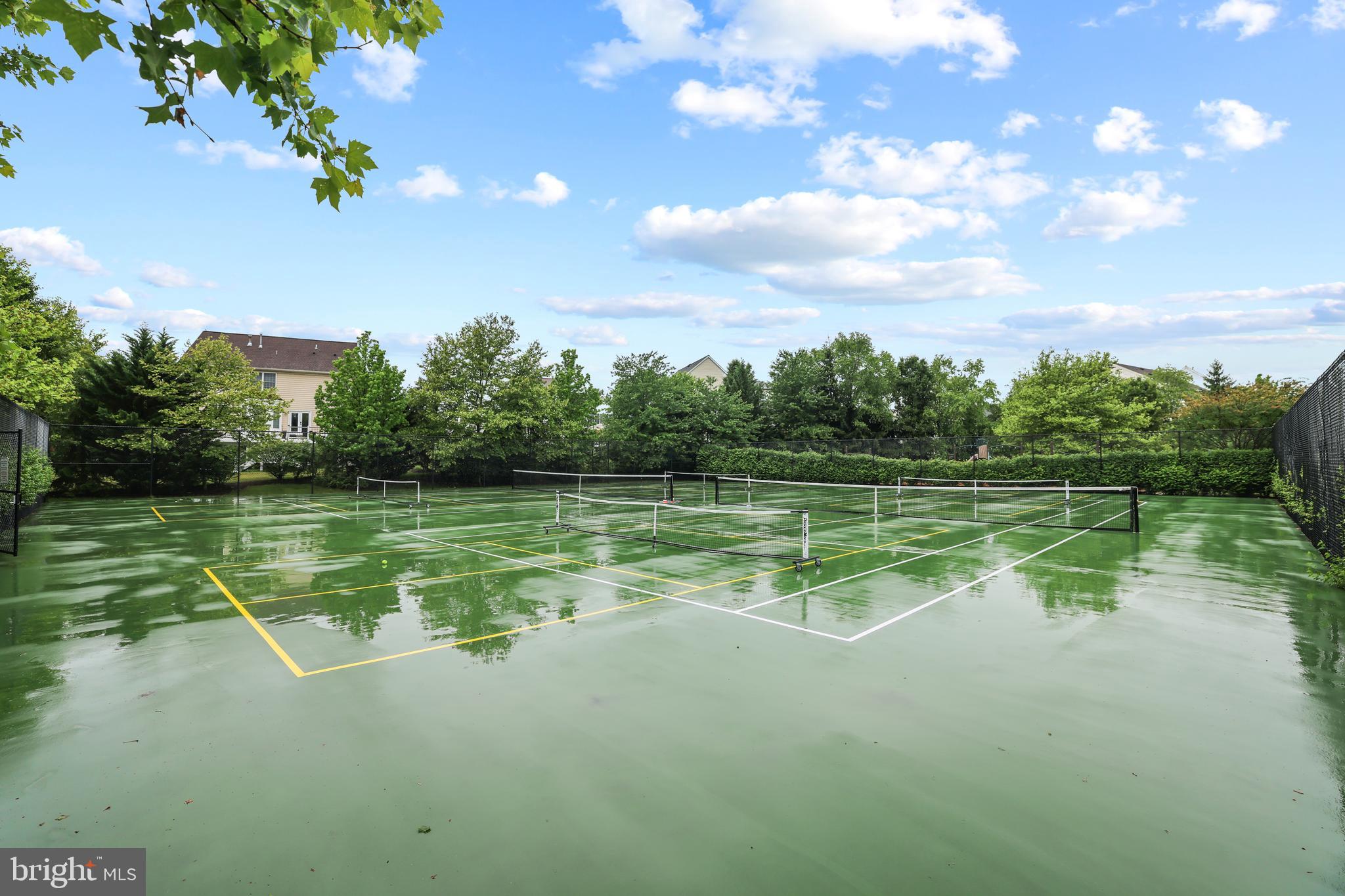 POTOMAC CROSSING - Residential