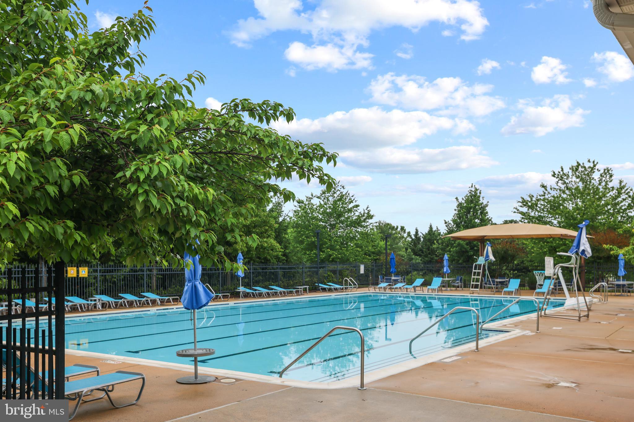 POTOMAC CROSSING - Residential