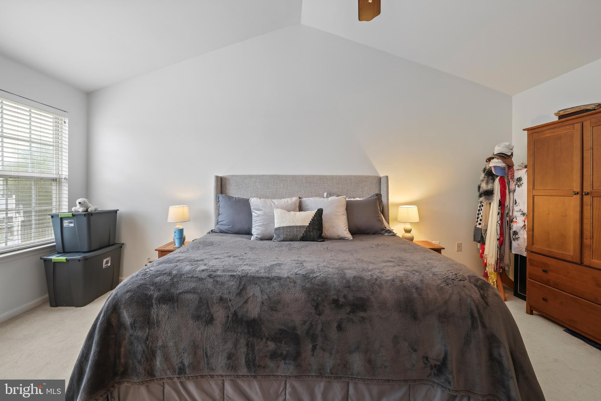 POTOMAC CROSSING - Residential