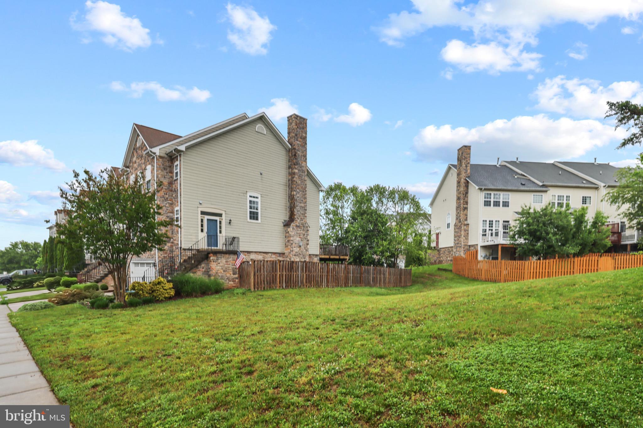 POTOMAC CROSSING - Residential
