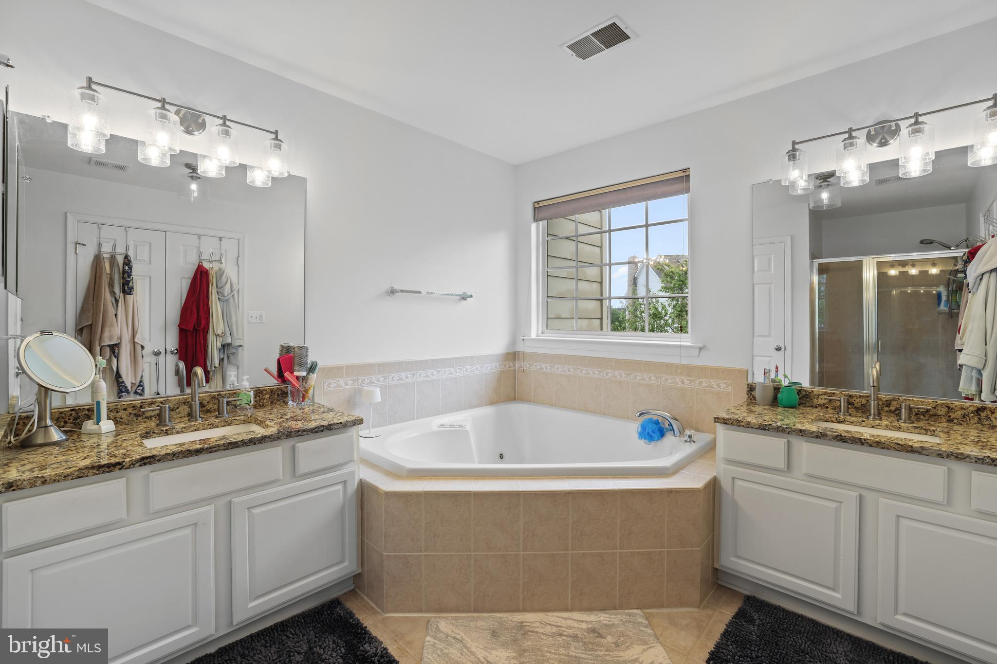 POTOMAC CROSSING - Residential