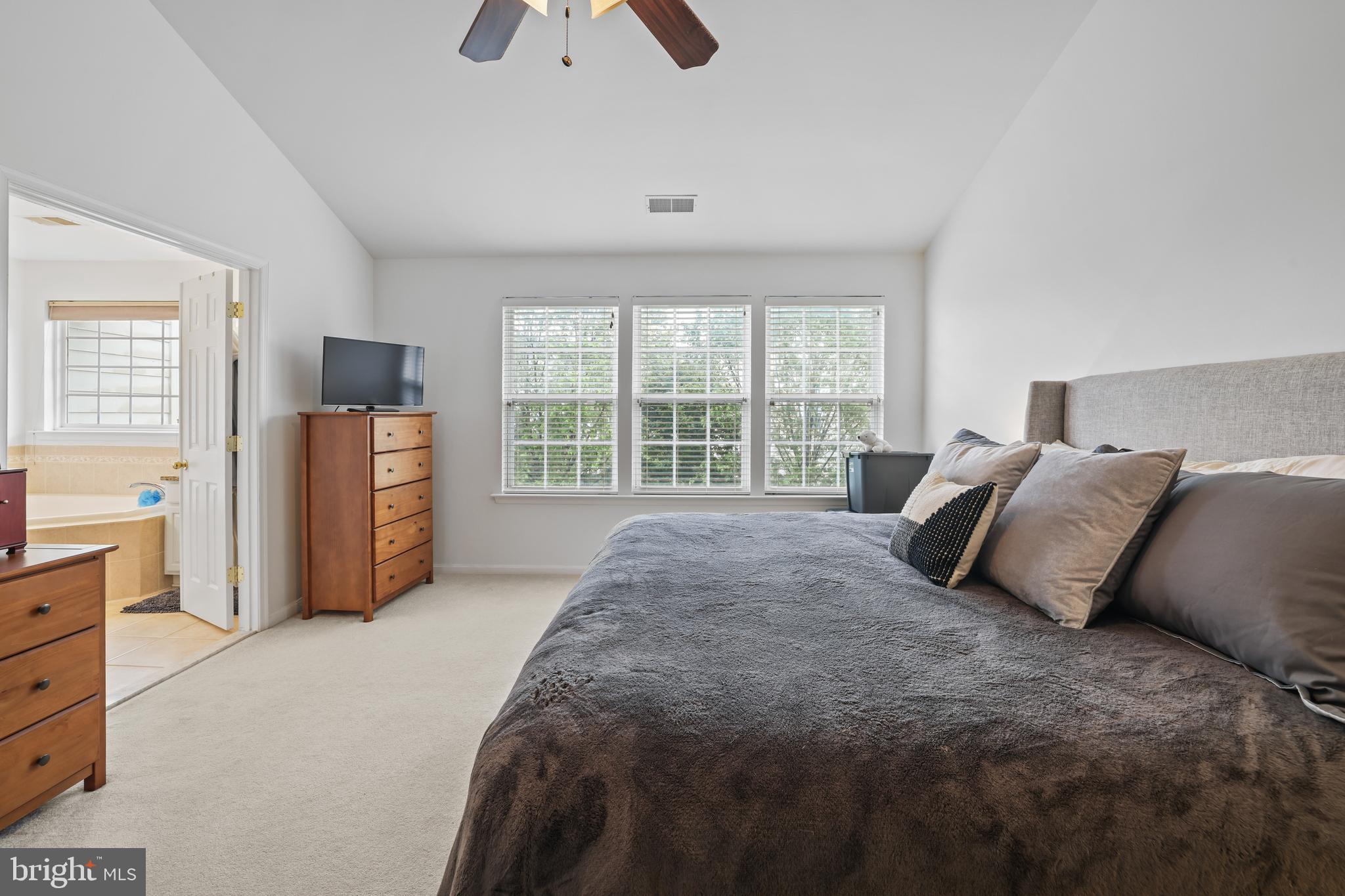 POTOMAC CROSSING - Residential